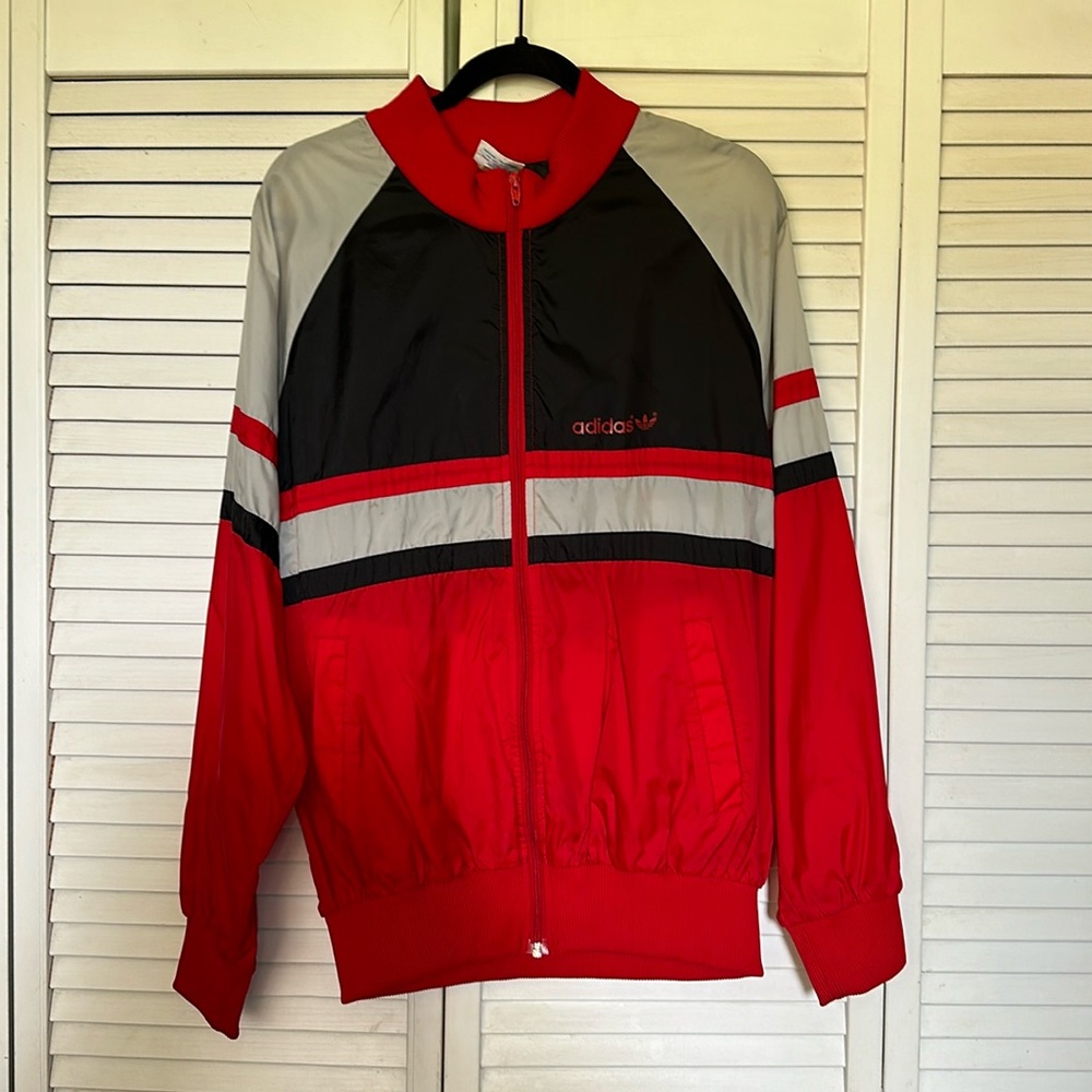 VINTAGE ADIDAS WINDBREAKER